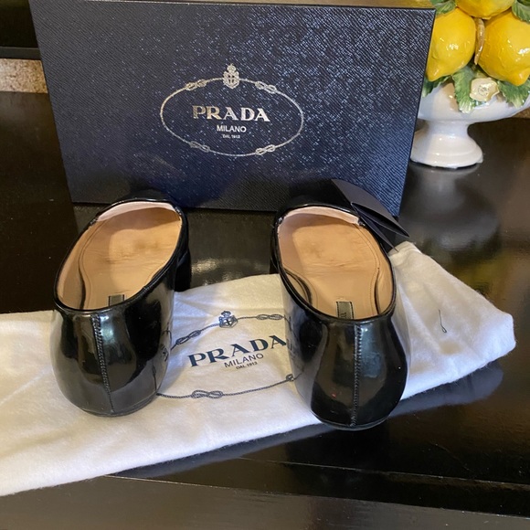 Prada black patent leather flats - Picture 6 of 10